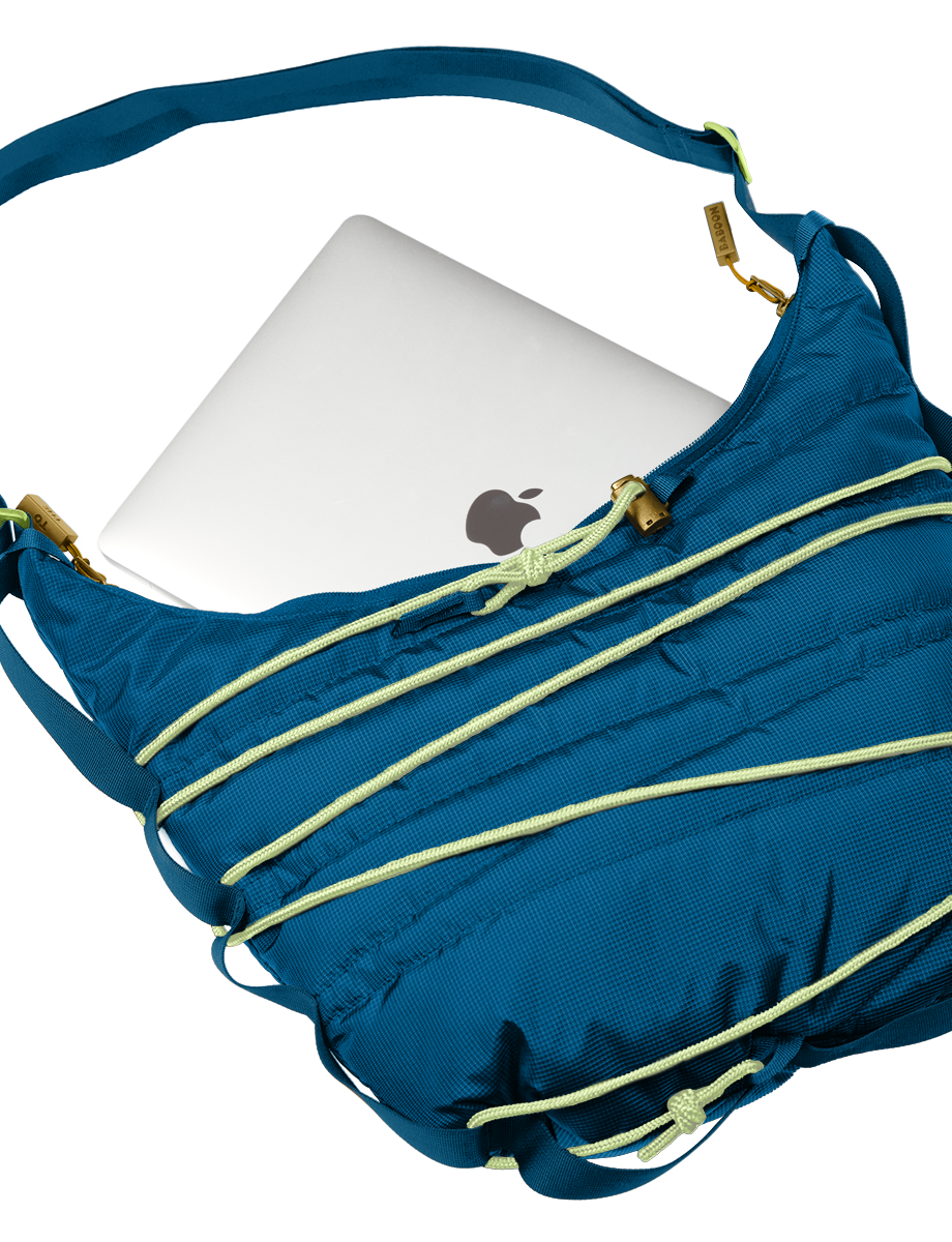 新品　15th Anniversary BENI “NEW MOON” Hatsune Miku GT Project: (2013 Ver.) 15th Anniversary